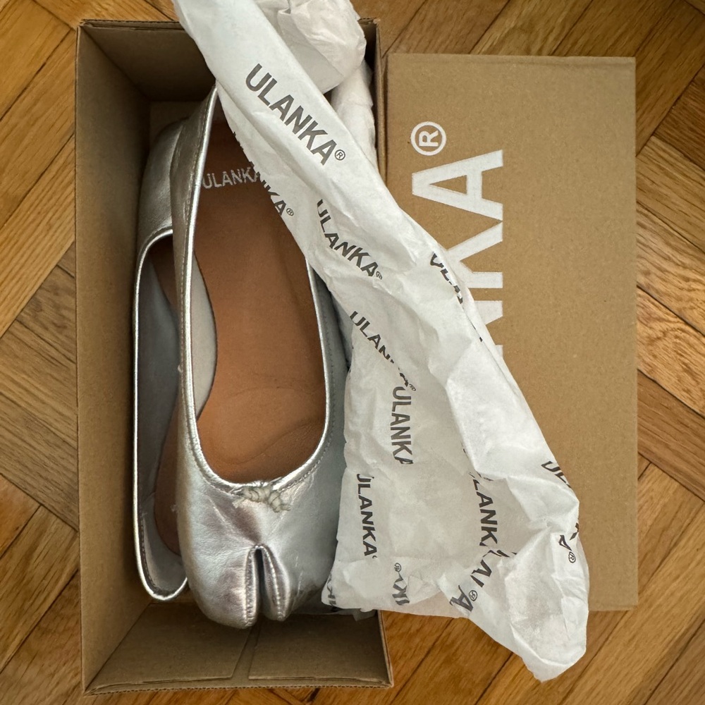 NIB! ULANKA Tabi Ballet Flats